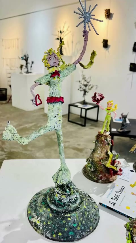 Vernissage this evening ! 🐞